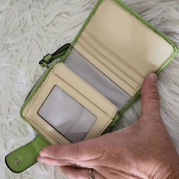 Coach wallet snap closure - Picture 3 of 8